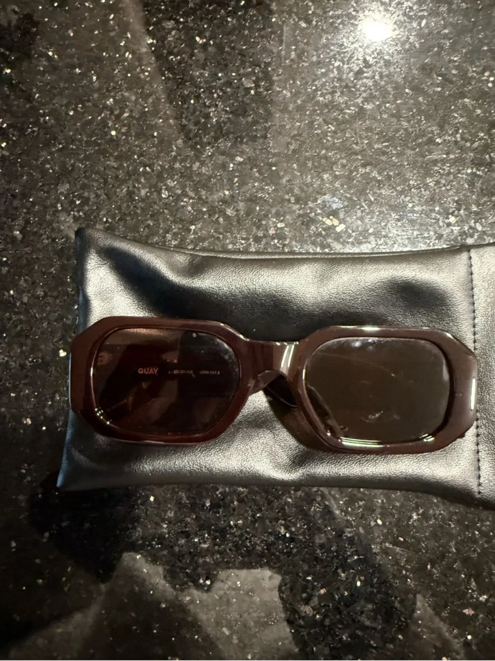 Quay HYPED UP Sunglasses Dahlia Frame / Brown Lens - Picture 2 of 4